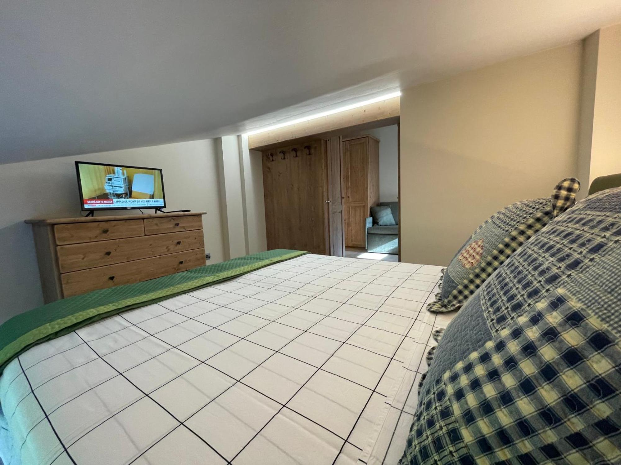 La Casina Di Oscar Ad Ao V Combe Vda 0014 E 00i6 * Quart