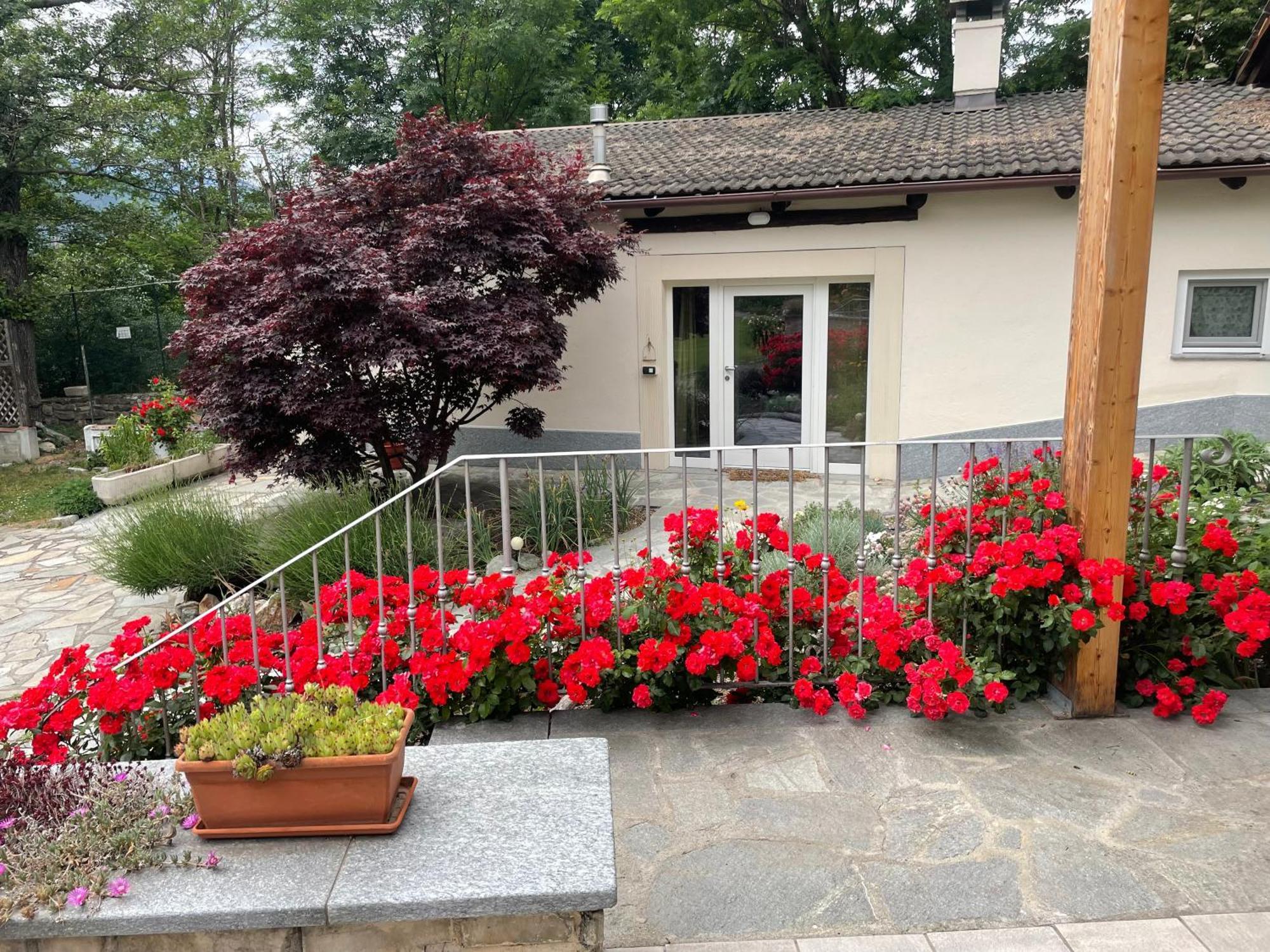 La Casina Di Oscar Ad Ao V Combe Vda 0014 E 00i6 *