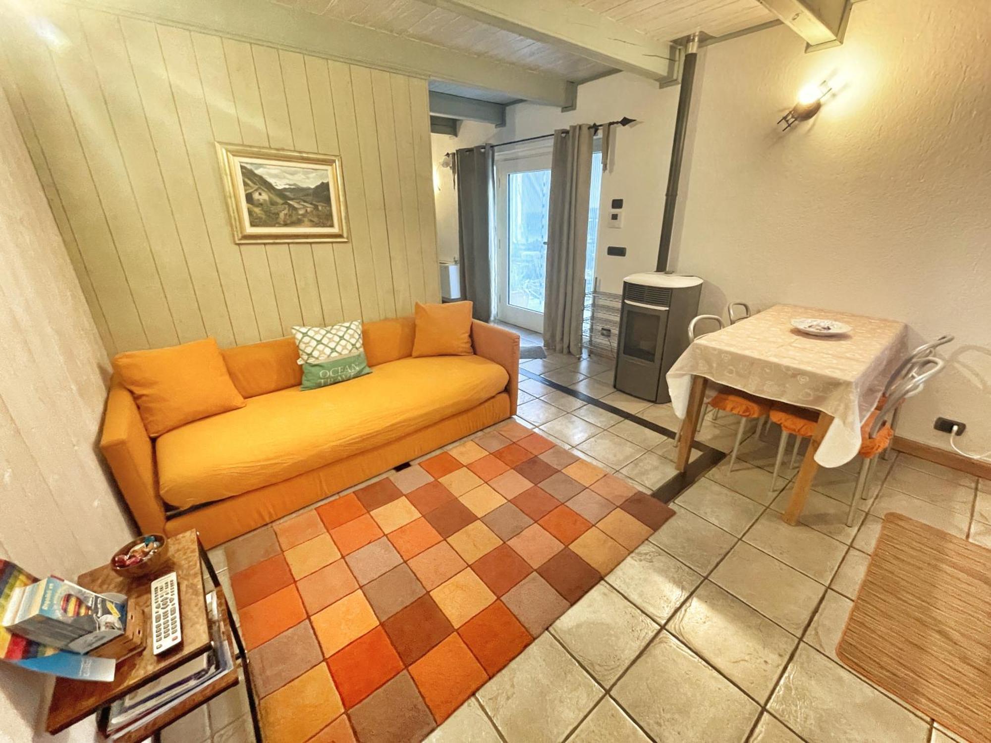 La Casina Di Oscar Ad Ao V Combe Vda 0014 E 00i6 Quart