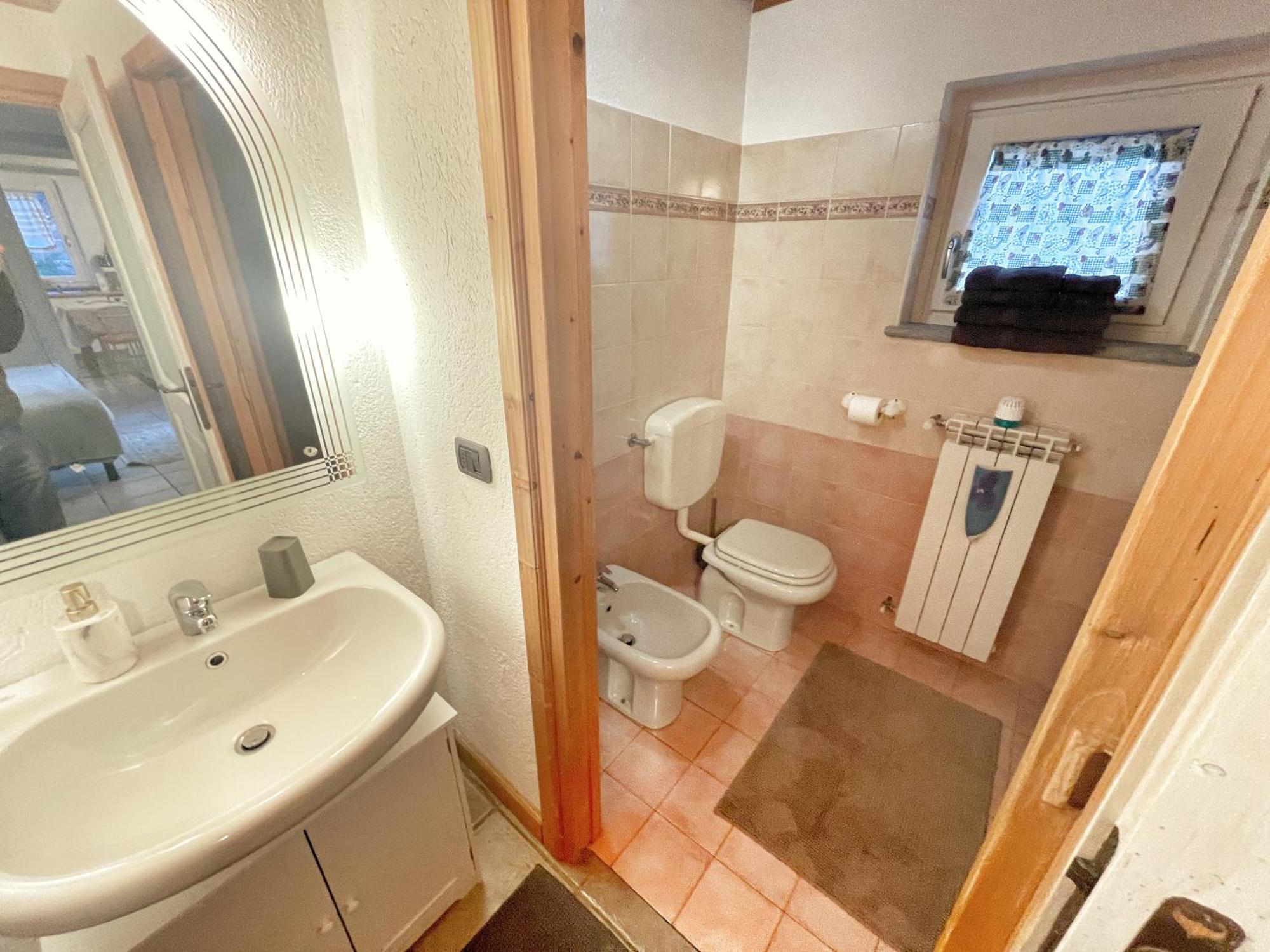 Apartment La Casina Di Oscar Ad Ao V Combe Vda 0014 E 00i6 Quart